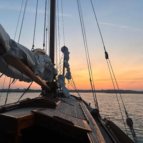 Argovia Dutch Barge, hotelli kohteessa Brightlingsea