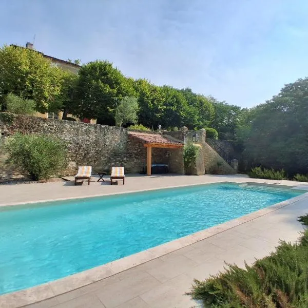 Château de Gardès, hotel v mestu Castin