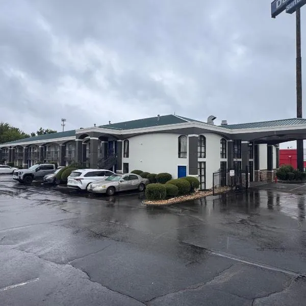 Days Inn & Suites by Wyndham Tuscaloosa - Univ. of Alabama – hotel w mieście Tuscaloosa