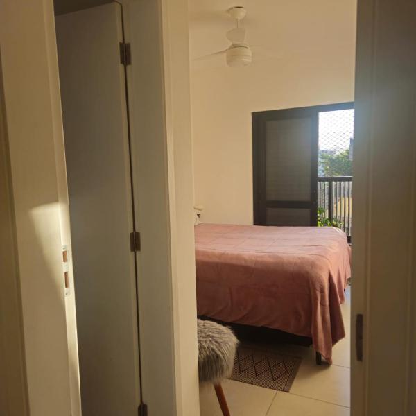 Apartamento no Itaguá - Varanda, 2 Suítes e Garagem