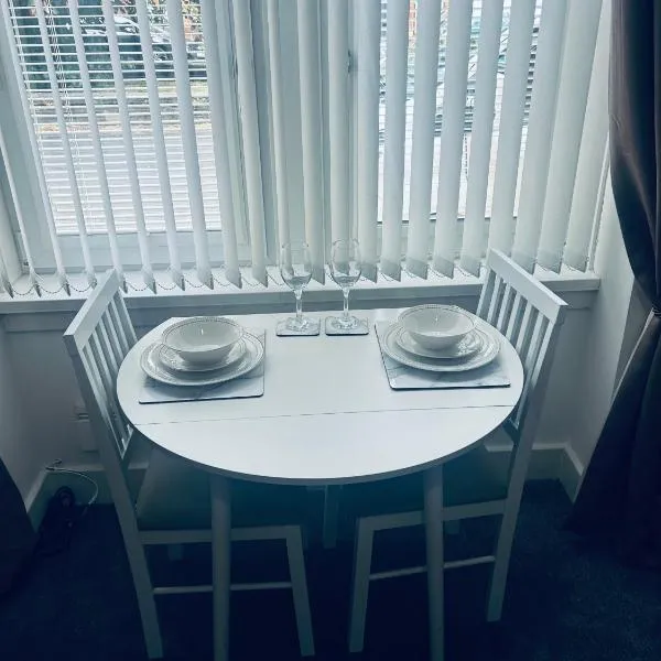 Largs Ground floor apartment, hotel i Largs