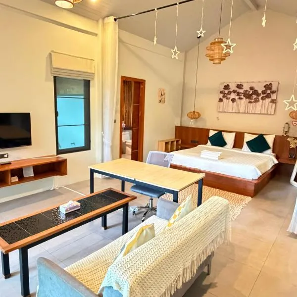 Tropical Crystal Villa, ξενοδοχείο σε Salad Beach