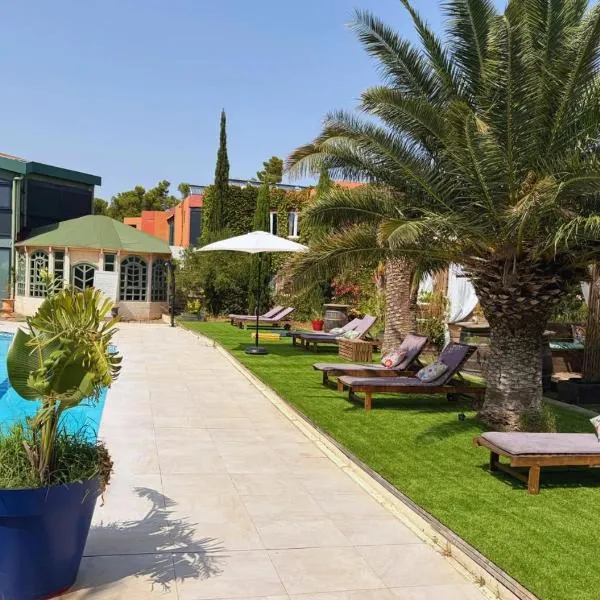 Tropic Hôtel، فندق في ريفسالت