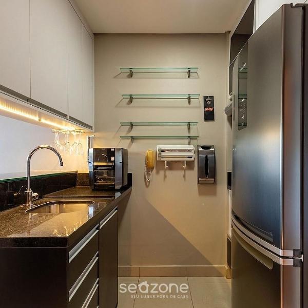 Apto. c/ Varanda em Cond. c/ Piscina LVT0031