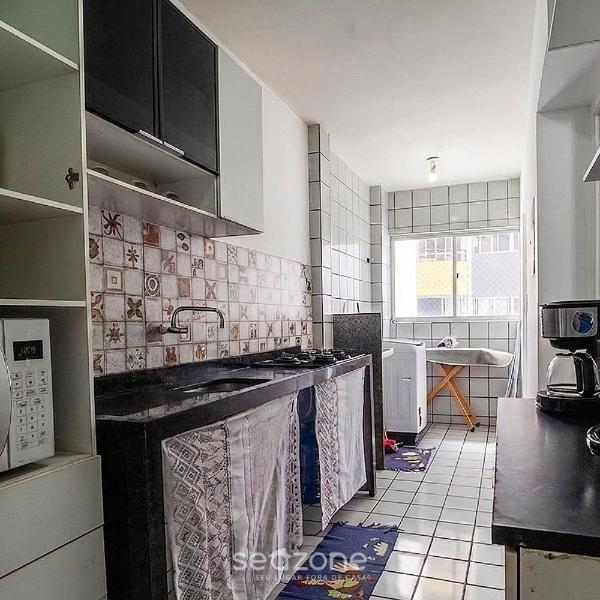 Apt. c/ Varanda em Cond. completo PILB0701