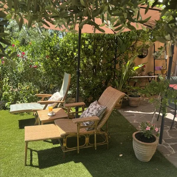 House Isabelle in Golf Saint Endreol, Provence, great view, hotel u gradu La Mot