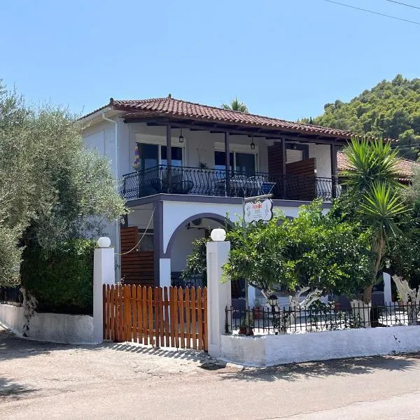 Nikos Studios Apts & Suites, hótel í Keri