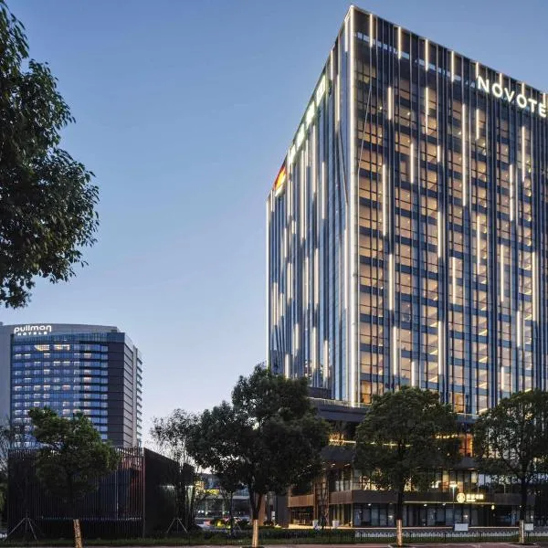 Novotel Shanghai Qingpu Excellence, hotel v Šanghaji