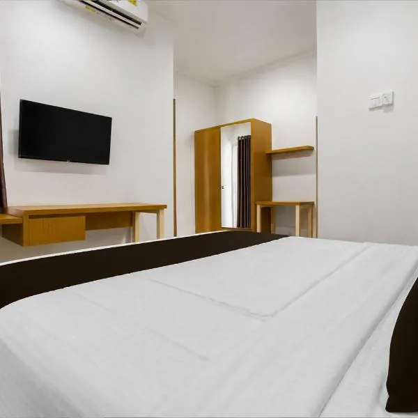 Collection O near Ambarrukmo Plaza Mall formerly Damar Kusumo Guest House, hotel in Yogyakarta