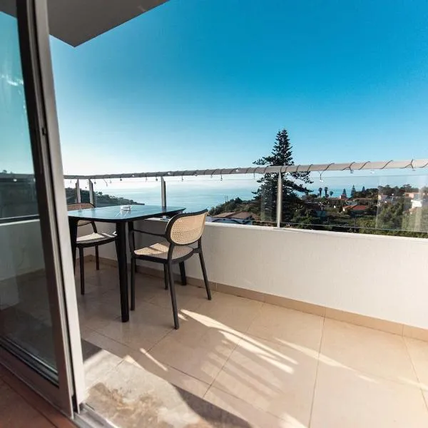 Sunflower Ocean View Apartment With Pool & Parking, hotel di Canico