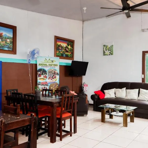 Nice Place Hostel, hotel in Fortuna