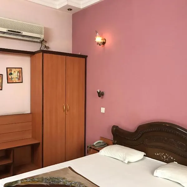 Hotel D R International, hotel v destinaci Ambāla