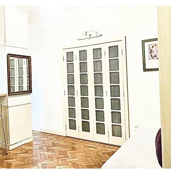 Leblon Apartamento completo 2 quadras da praia e do metrô