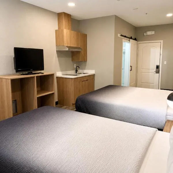 Super 8 by Wyndham Brenham TX, хотел в Бренъм