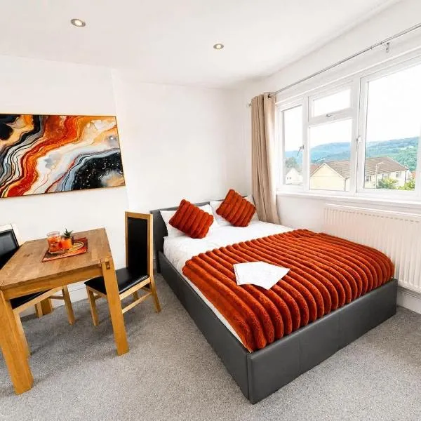 Jolly Jupiter at The Moon, hotel in Pontnewynydd