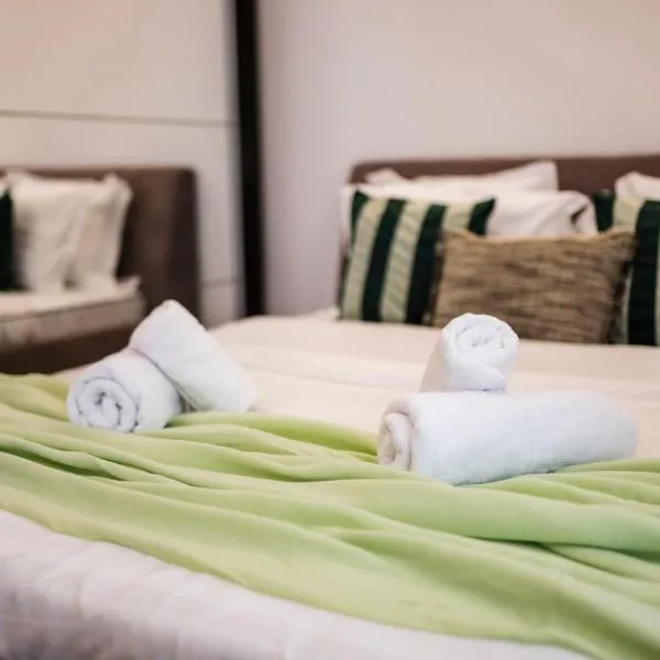 Olive Apartment Cosmopolis, hotel in Tunari