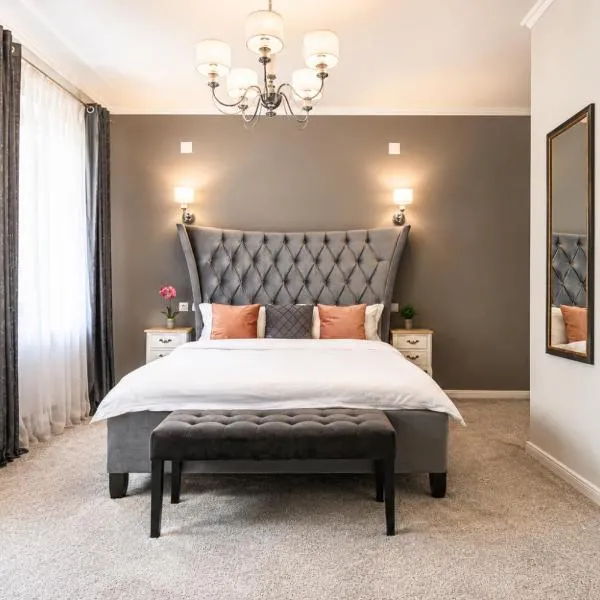 Dallure House Boutique Brasov: Braşov şehrinde bir otel