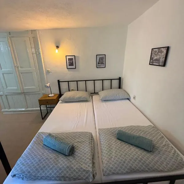 Bajatova Heritage House with Private Courtyard, hotelli kohteessa Mostar