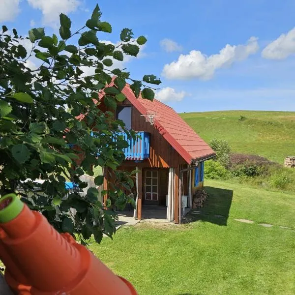 Domek w Bałyzach z balią - prywatna Oaza w Pieniach, hotel en Kacwin