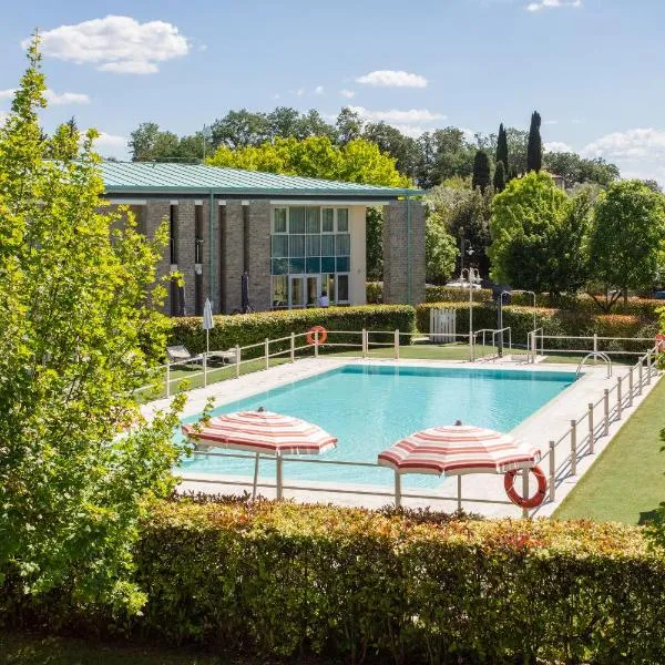 Chianti Village - Free Parking & Pool, hotel en Tavarnelle Val di Pesa