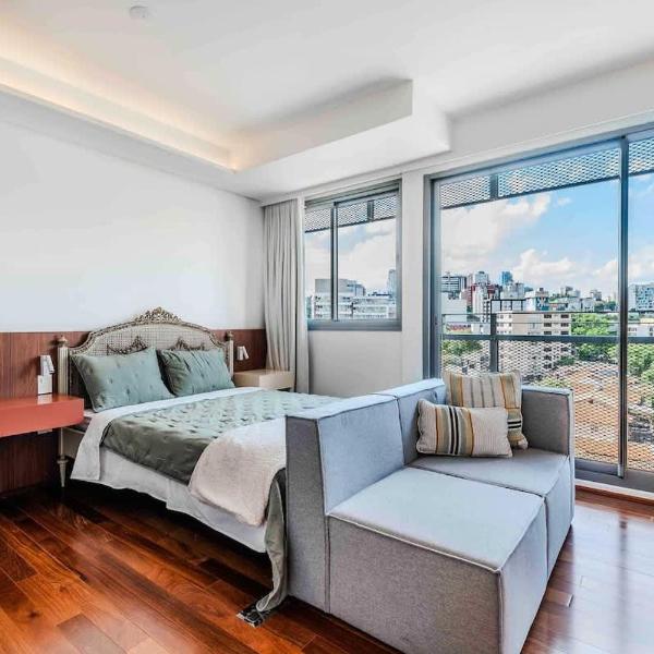 Studio em Pinheiros c/ Vista Espetacular - PG508
