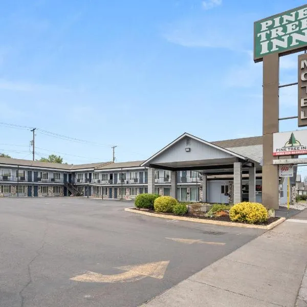 Pine Tree inn, hotel in Medford