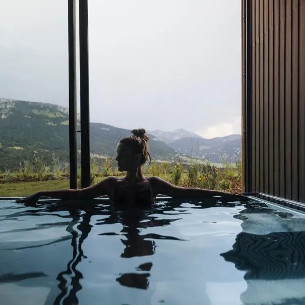 Nuit insolite haute savoie - Unik Lodges Annecy - Aurore - Hébergement insolite avec vue montagne et spa privé, khách sạn ở Leschaux