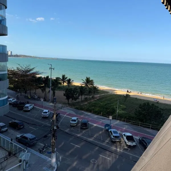 Flat com vista da Praia da Costa 111, hótel í Vila Velha