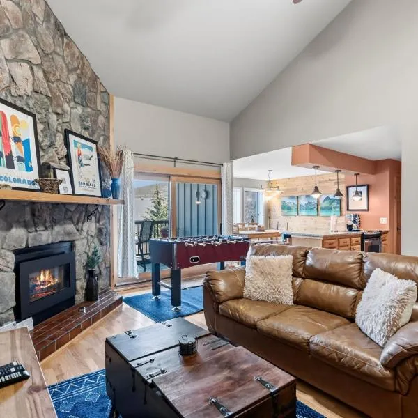 Top Floor 2 Bedroom Ski-In & Walk to Main St, hotel a Breckenridge