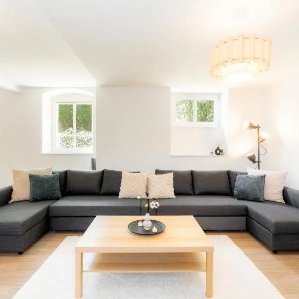 Viesnīca Quiet Apartment with XXL Sofa and 65 Inch TV Drēzdenē
