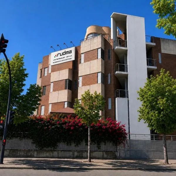 Residencia Universitaria "RUDMA LOS BERMEJALES", hotel in Seville