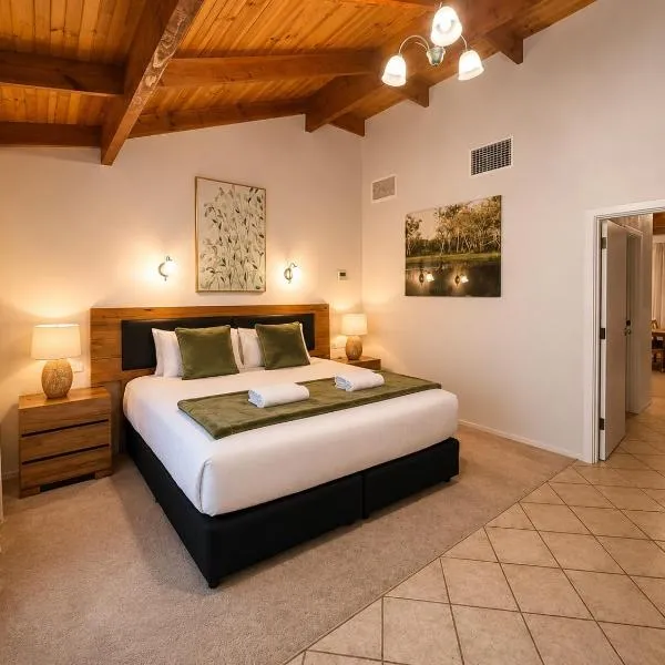 Coonawarra Place Motor Inn، فندق في كونافارّا