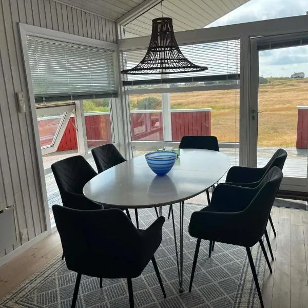 Holiday House On Fanø Near The Sea، فندق في فانو