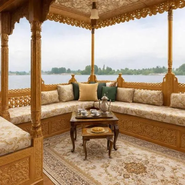 Floating Luxury Group Of Houseboats photo 2