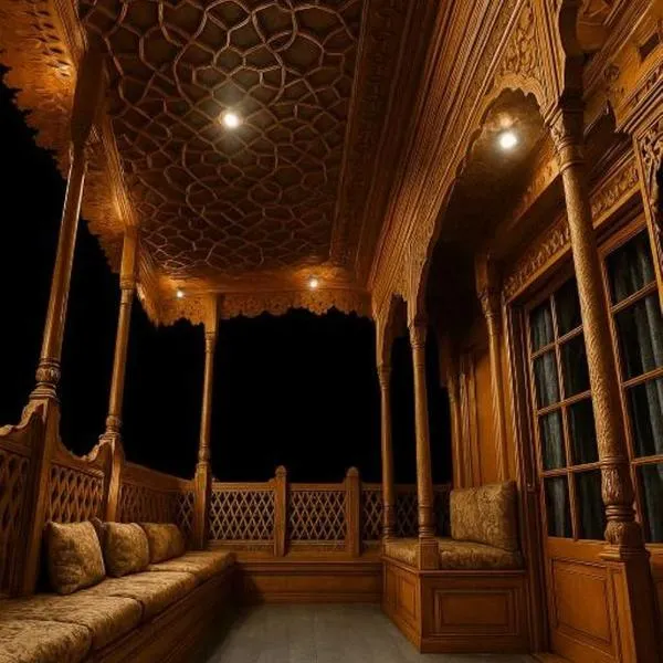 Floating Luxury Group Of Houseboats