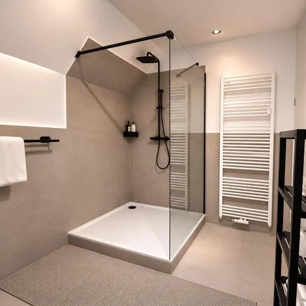 Modernes Apartment nahe Hamburg Ruhig und hochwertig mit Parkplatz, hotel v destinácii Pinneberg