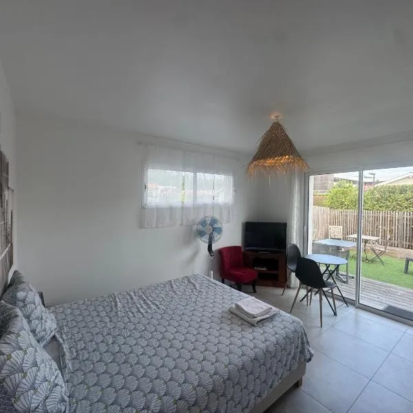 카프브레통에 위치한 호텔 Chambre indépendante avec terrasse, parking et petit jardinet
