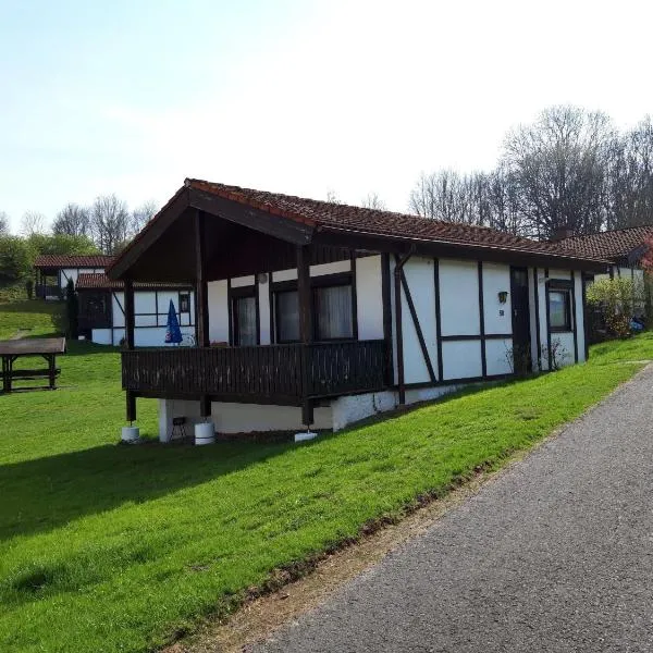 Schmuckkästchen Bungalow 50، فندق في Dipperz