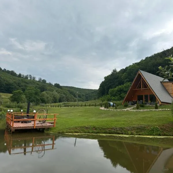A pe lac, hotell i Boiu