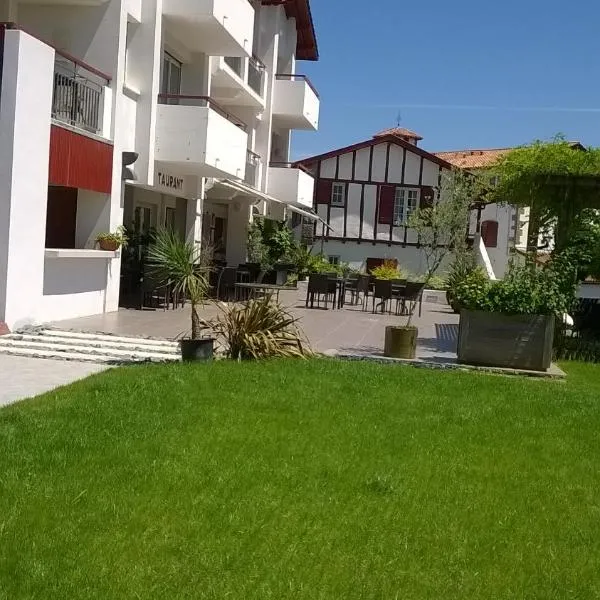 Hôtel Résidence Bergara, Hotel in Souraïde