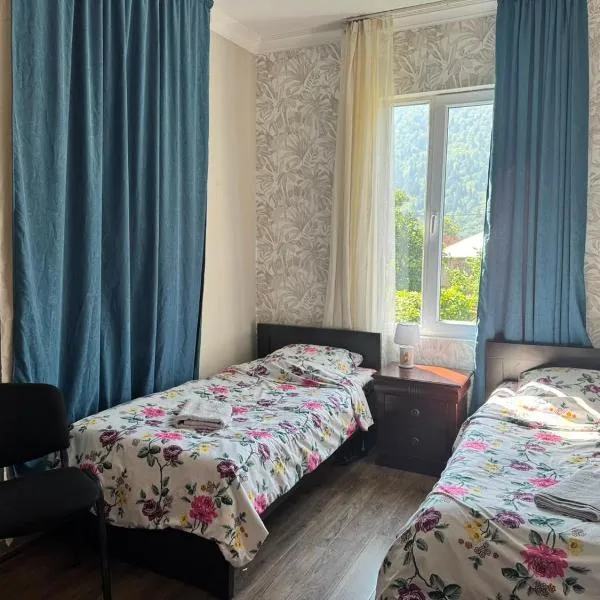Svaneti Heaven، فندق في Lentekhi