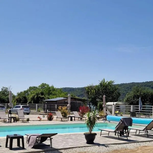 Casa Legrand, hotel u gradu Baziaş
