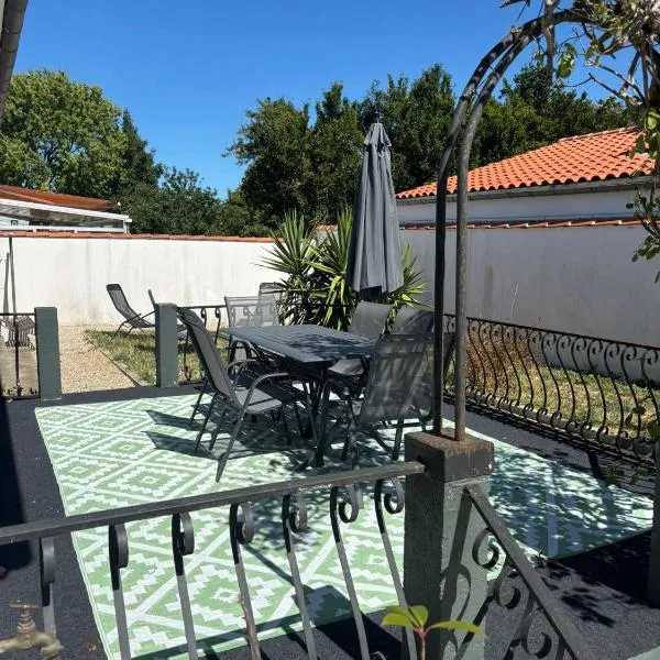 Les Belous, hotel in La Rochelle