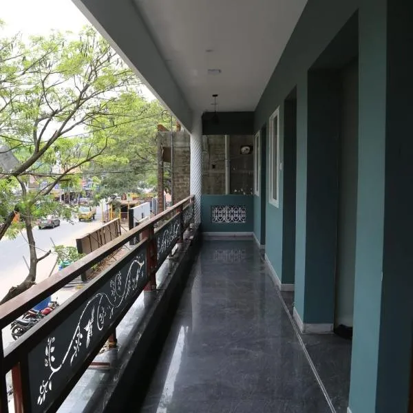 JP Residency, near to Isha, Adhiyogi & Karunya โรงแรมในAlāndurai