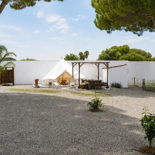CALMA TIPI Glamping con piscina en Chiclana, hotell i Chiclana de la Frontera