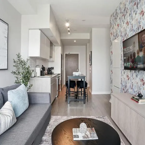 City View Condo Walk to Eaton Centre Sleeps 6, hotel in Toronto