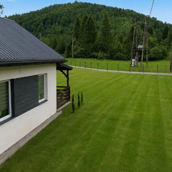 Domek na Roztokach, hotel u gradu 'Rycerka Górna'