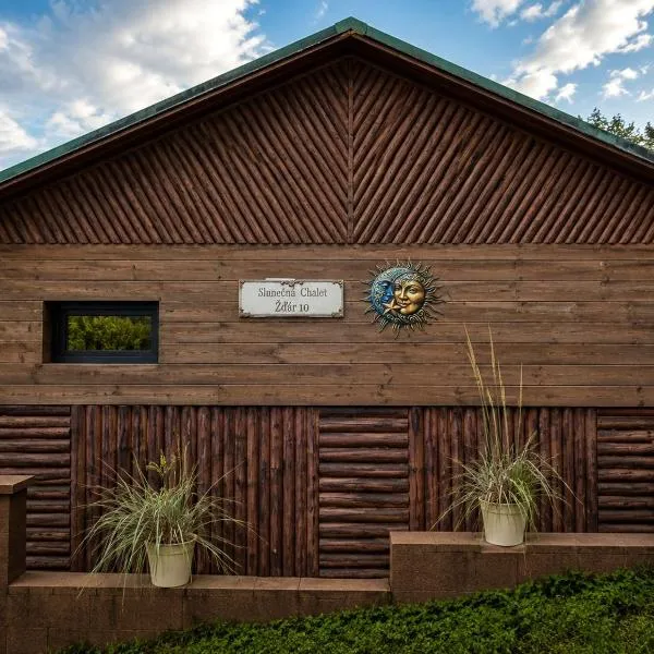 Slunečná Chalet, hotell i Velké Chvojno