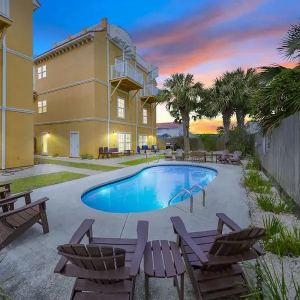 Summer Special, Lux 4BR House Sleeps 12, Pool, Elevator, King bed, hotel in Panama City Beach