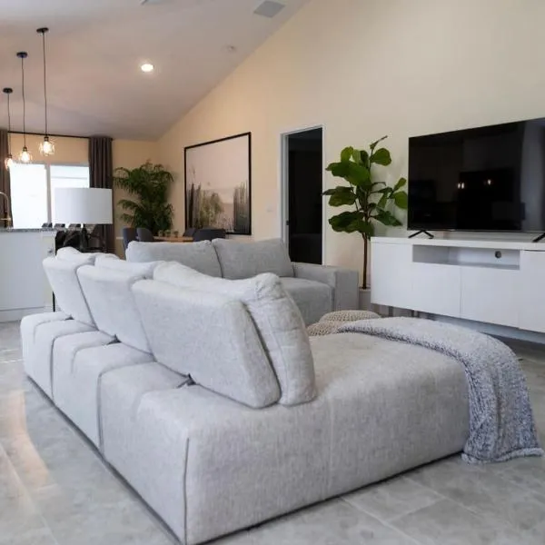 West Palm Beach में, होटल Palm Beach Getaway with hot tub & mini golf near beaches, downtown, and plenty of shopping